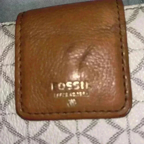 Fossil Gray and Brown Wallet - Picture 5 of 5